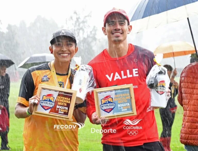 Premio individual al mejor defensa en la categoría mixta.